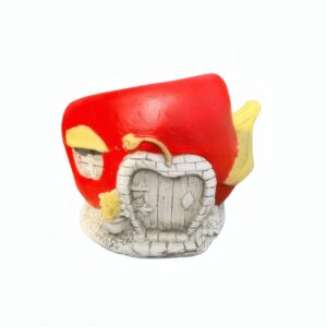 Macetero Manzana fabricado en piedra artificial con forma realista para decoración de plantas en jardín o terraza.