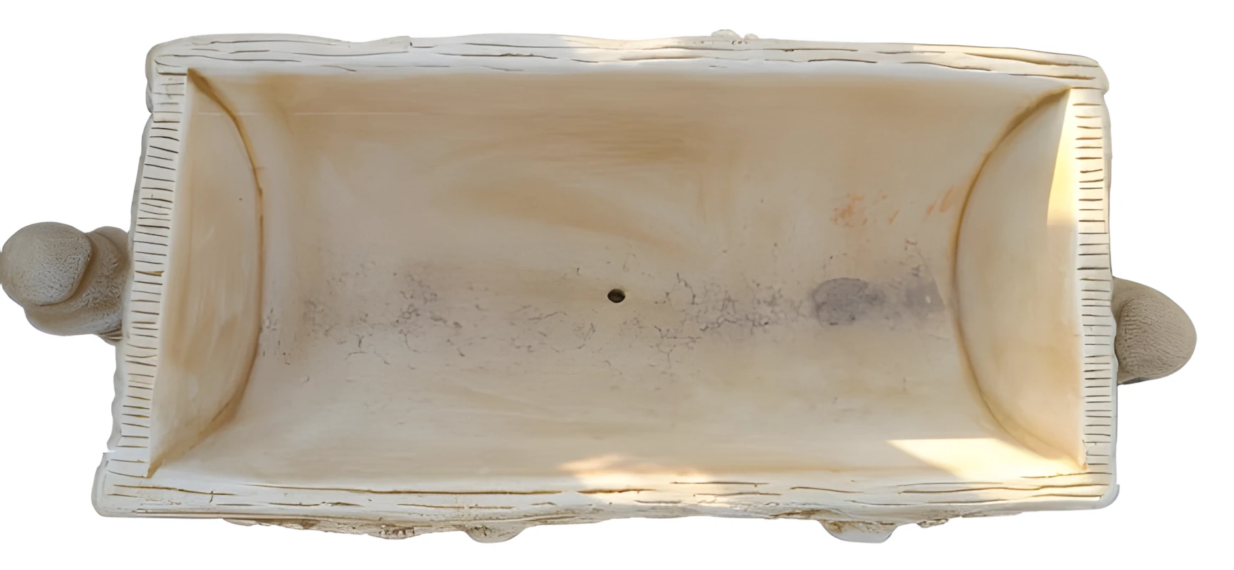 0610000065_2 Vista superior del vaso rectangular de piedra artificial imitación madera para jardinera mostrando la profundidad del contenedor y el orificio de drenaje.