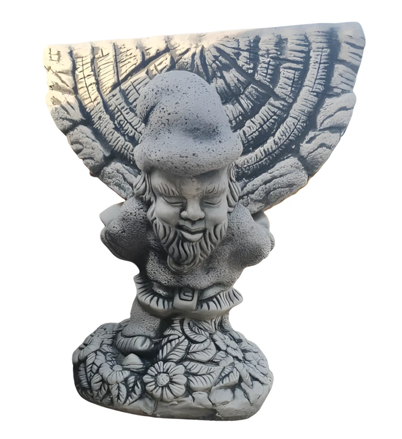 0610000065_4 Figura decorativa de enanito de piedra artificial en posición de soporte para cuna de jardinera vista de frente.