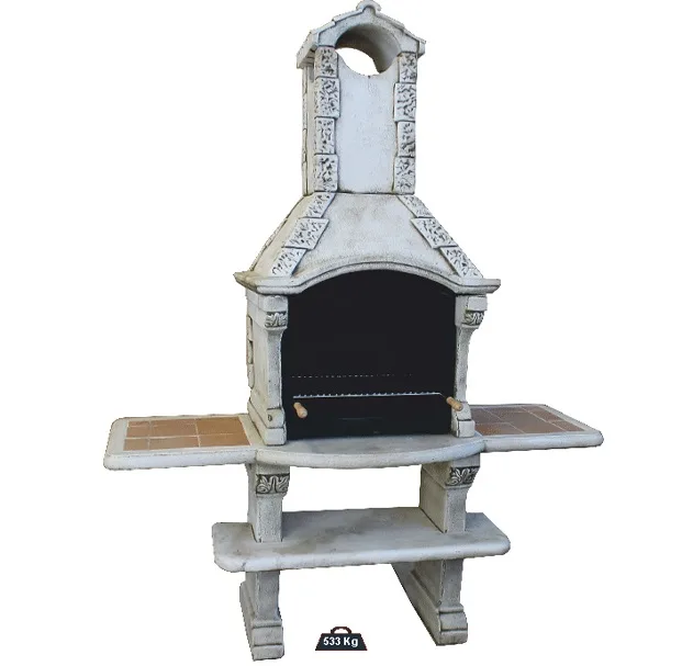 07010300046-1.jpg Barbacoa Cartago de hormigón con acabado Ceniza. Diseño artesanal con chimenea y arco decorativos, bancada lateral y estante inferior.