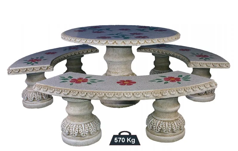 08020200001-1.jpg Conjunto de comedor exterior circular modelo Primavera en color ocre; compuesto por una mesa redonda de Ø 112 cm y tres bancos curvos, fabricados en piedra artificial con acabado pulido y un diseño decorativo de mosaico floral en tableros y asientos.