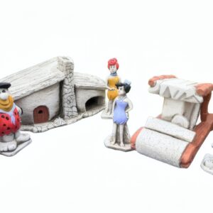 Conjunto de figuras de piedra artificial de Los Picapiedra compuesto por Pedro, Wilma, Pablo, Betty, Dino, el vehículo Troncomóvil y la Casa de piedra, todos pintados a mano para decoración de jardín.