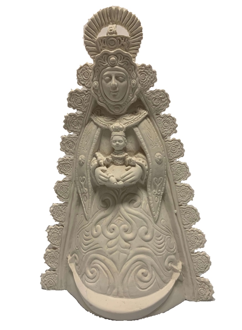 7352 Estatua de la Virgen del Rocío fabricada en piedra artificial con acabado envejecido.